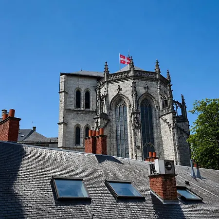 Le Petit Chateau * شامبيري
